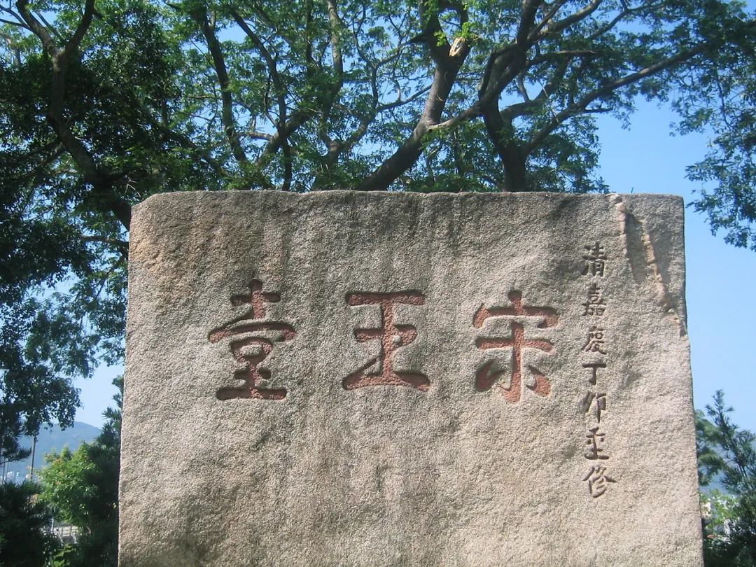 国泰空乘嘲讽乘客事件:谁在制造族群对立? 国泰空乘嘲讽乘客事件:谁在制造族群对立?
