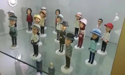 在商超众多与网购发达的今天,为何还有人踩单车卖益力多? 在商超众多与网购发达的今天,为何还有人踩单车卖益力多?