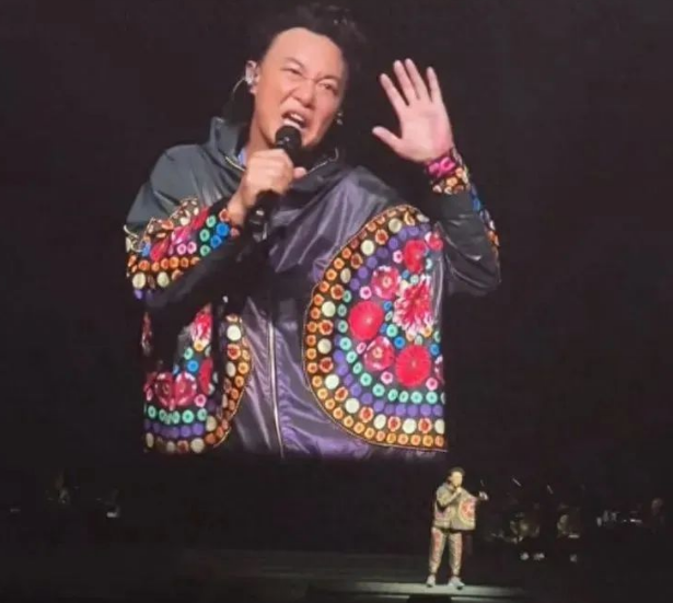 谁没礼貌?陈奕迅澳门演唱会被要求“讲国语” 谁没礼貌?陈奕迅澳门演唱会被要求“讲国语”