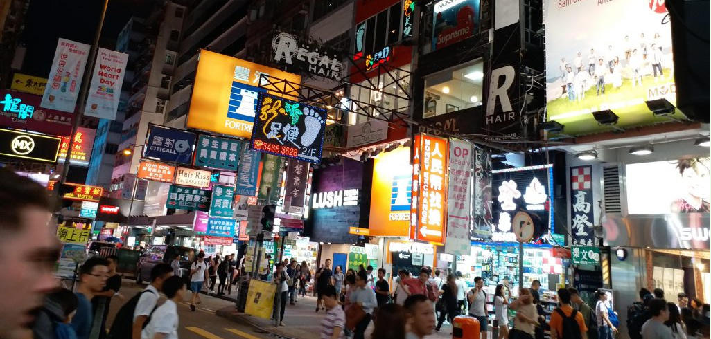 霓在旦夕:香港霓虹灯招牌或将全部消失? 霓在旦夕:香港霓虹灯招牌或将全部消失?