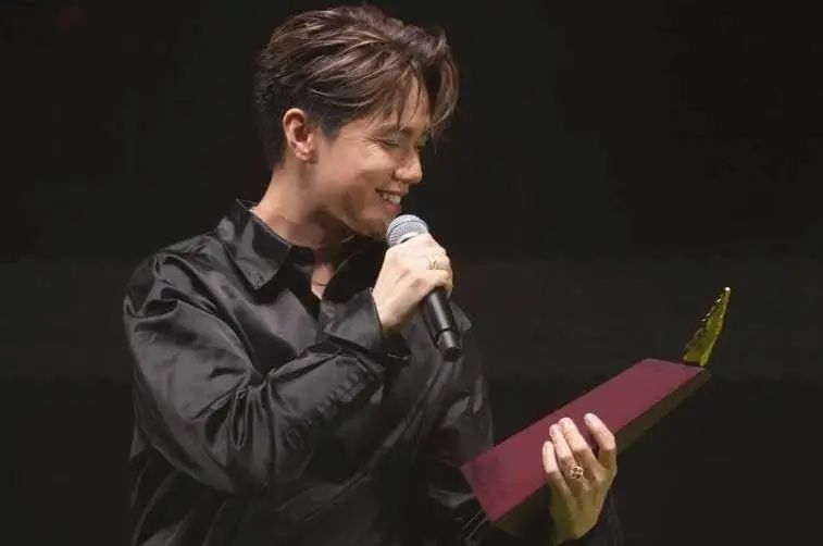 “叱咤”颁发香港乐坛2023成绩单,广州歌手竟成大赢家? “叱咤”颁发香港乐坛2023成绩单,广州歌手竟成大赢家?