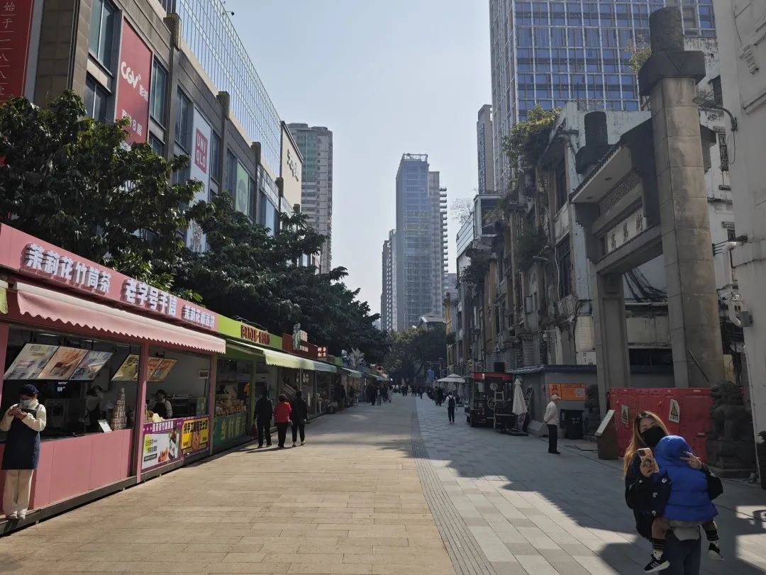 北京路225号变“红”：有助旅游还是破坏历史？