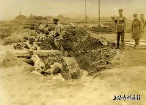 19路军唱着《彩云追月》奔赴淞沪战场,这是史实吗? 19路军唱着《彩云追月》奔赴淞沪战场,这是史实吗?