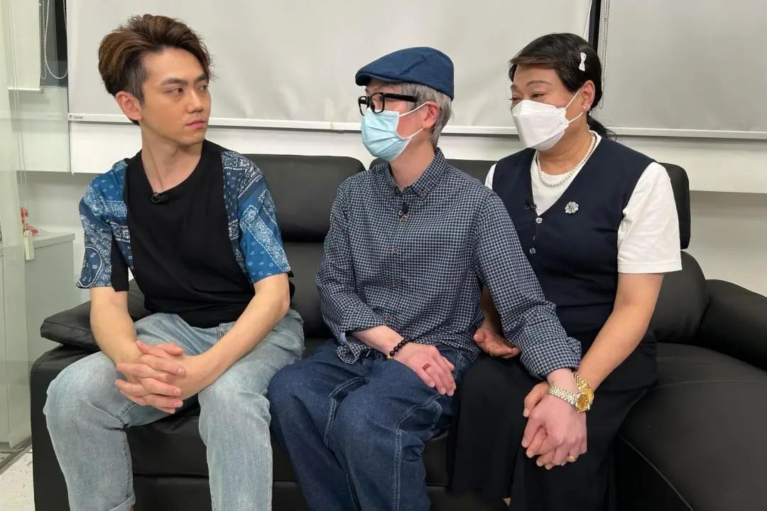 这段忘年恋，凭一己之力把省港观众拉回电视机前……