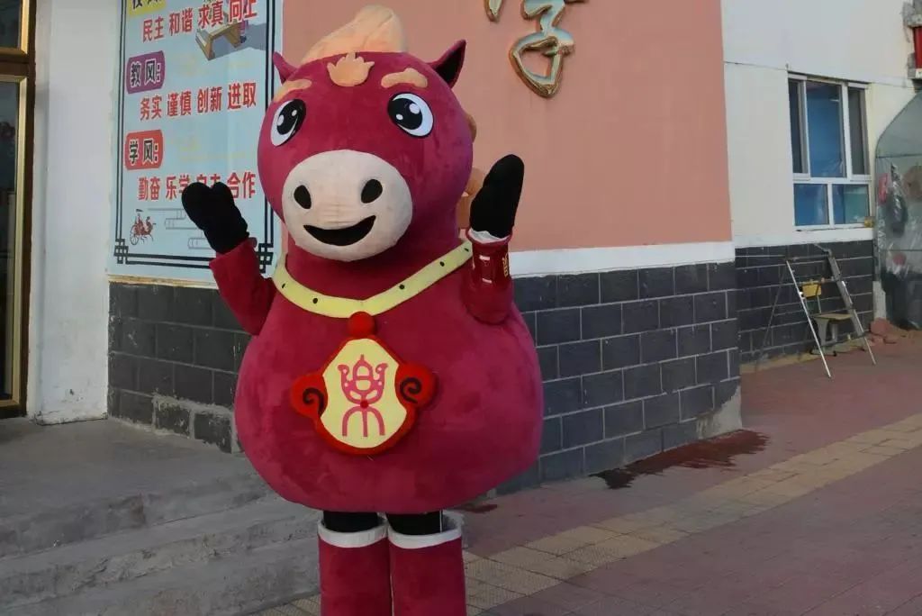 广州人：江南西新吉祥物，点解要叫“西西”？