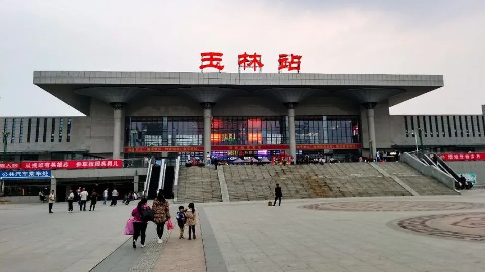 九岁香港女童用粤语将《岳阳楼记》倒背如流,但读错字? 九岁香港女童用粤语将《岳阳楼记》倒背如流,但读错字?