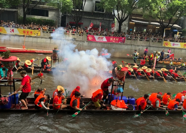 仔女不会讲粤语，父母将被祠堂打屁屁？