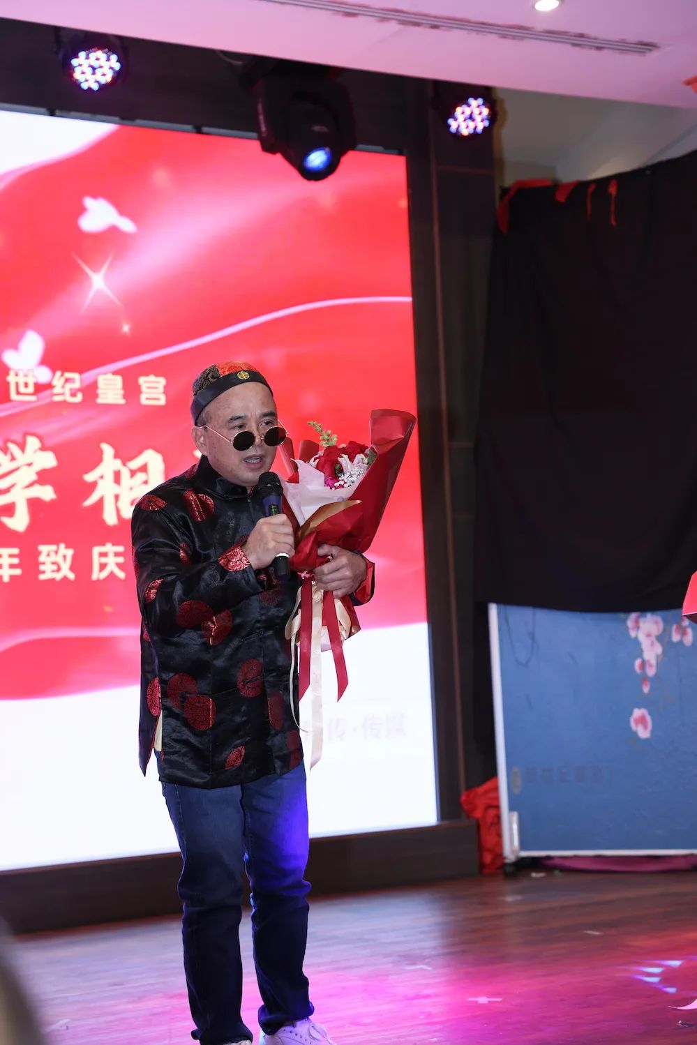 星星相识:加拿大广州同学会庆祝成立六周年 星星相识:加拿大广州同学会庆祝成立六周年