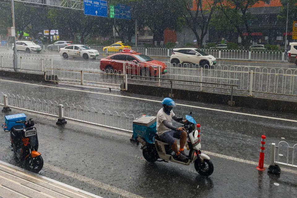 广州“电鸡”新规将实施:限速15km/h,合理吗? 广州“电鸡”新规将实施:限速15km/h,合理吗?