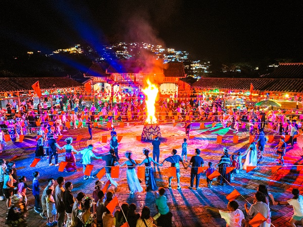 1749718335660997.jpg 篝火晚会.jpg
