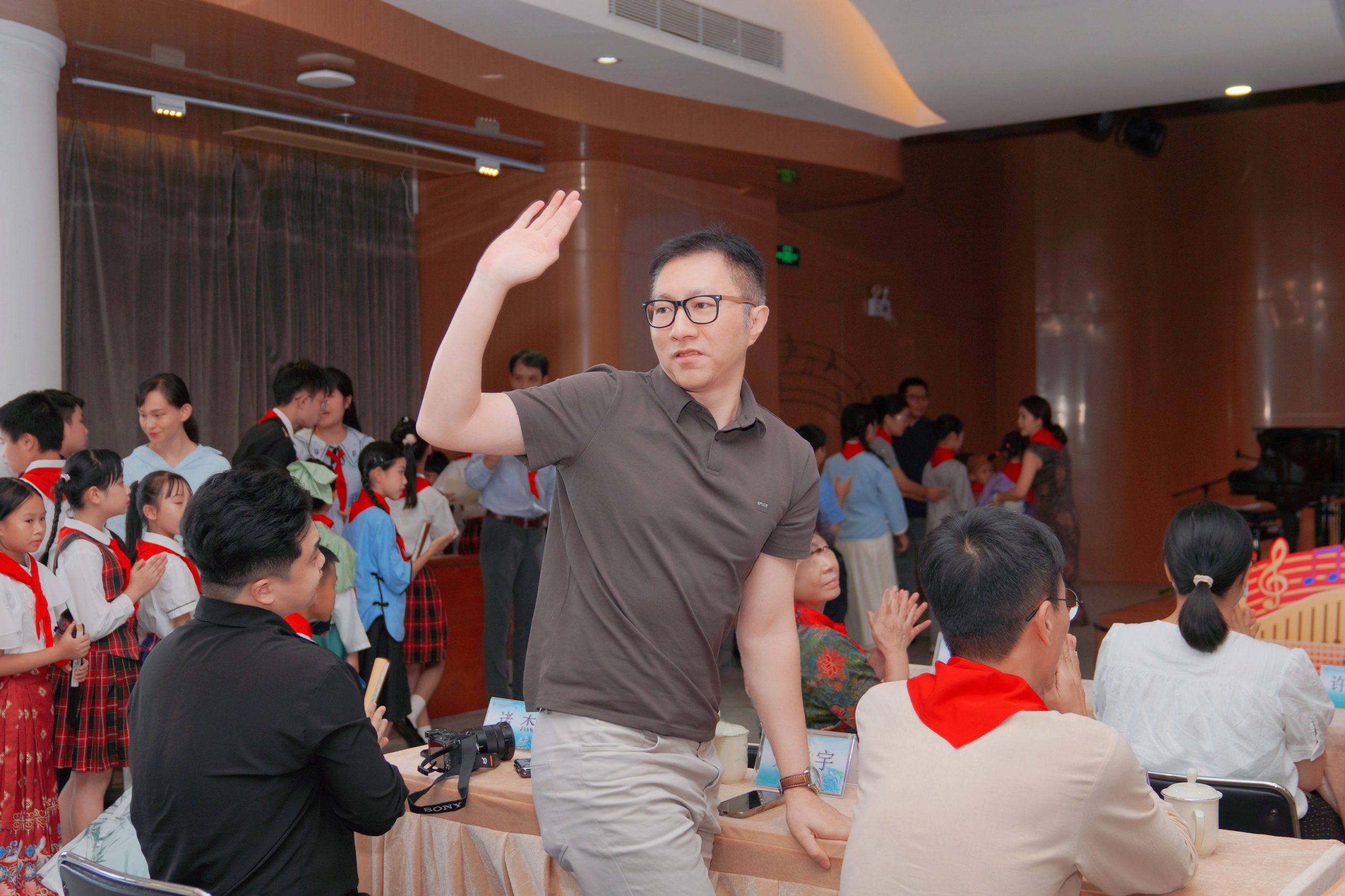 越秀区第十二届少先队粤语讲古总决赛：童声唤醒街巷记忆