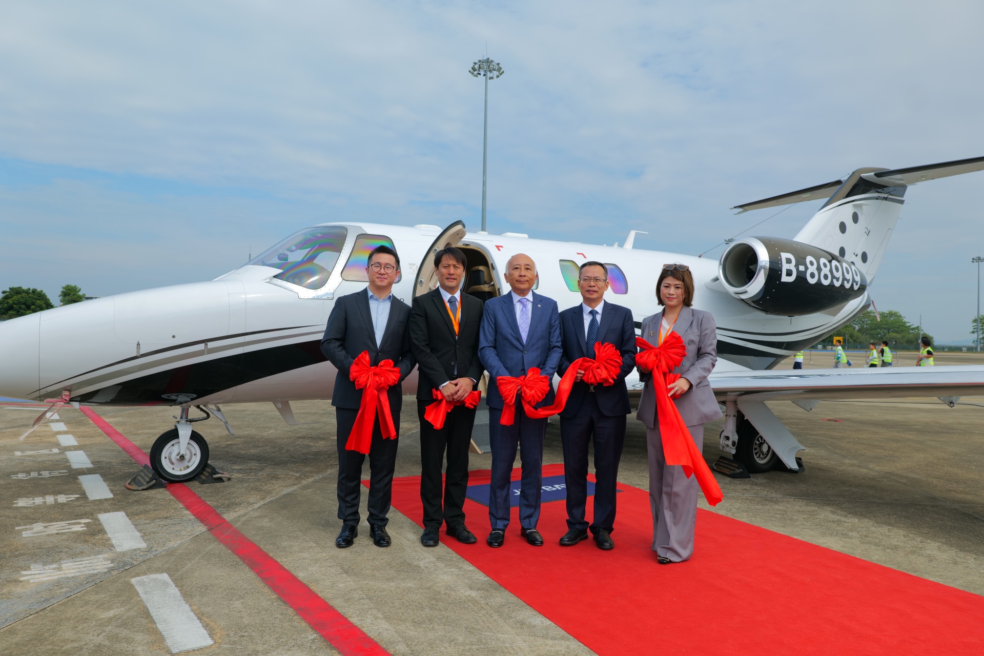 JETBAY掌上包机携手广东翼通、沅星飞机 于广州商务航空展发布三大战略产品