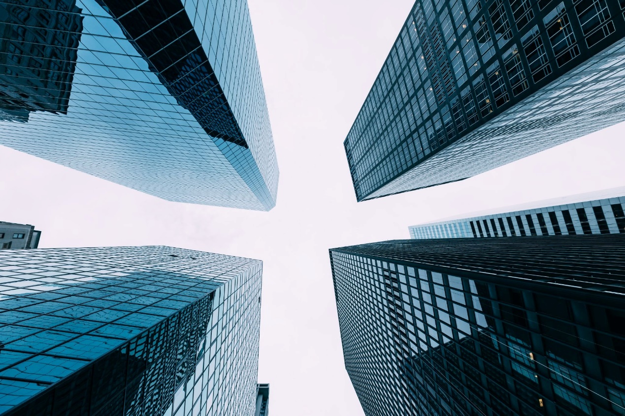 一張含有 商業建築, 天空, 高層建築物, 建築 的圖片

AI 產生的內容可能不正確。