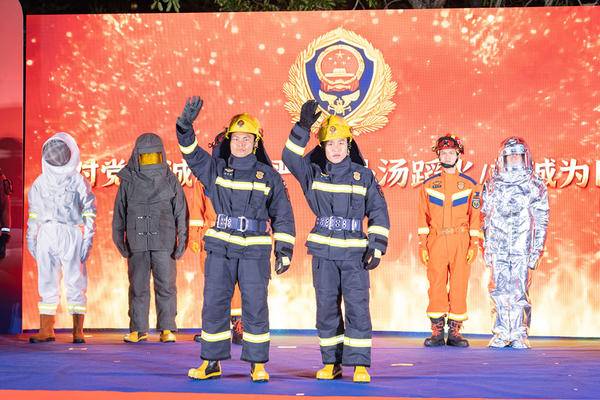 中山南朗消防举行纪念授旗致训词七周年主题暨第三届消防职业文化成果展示会