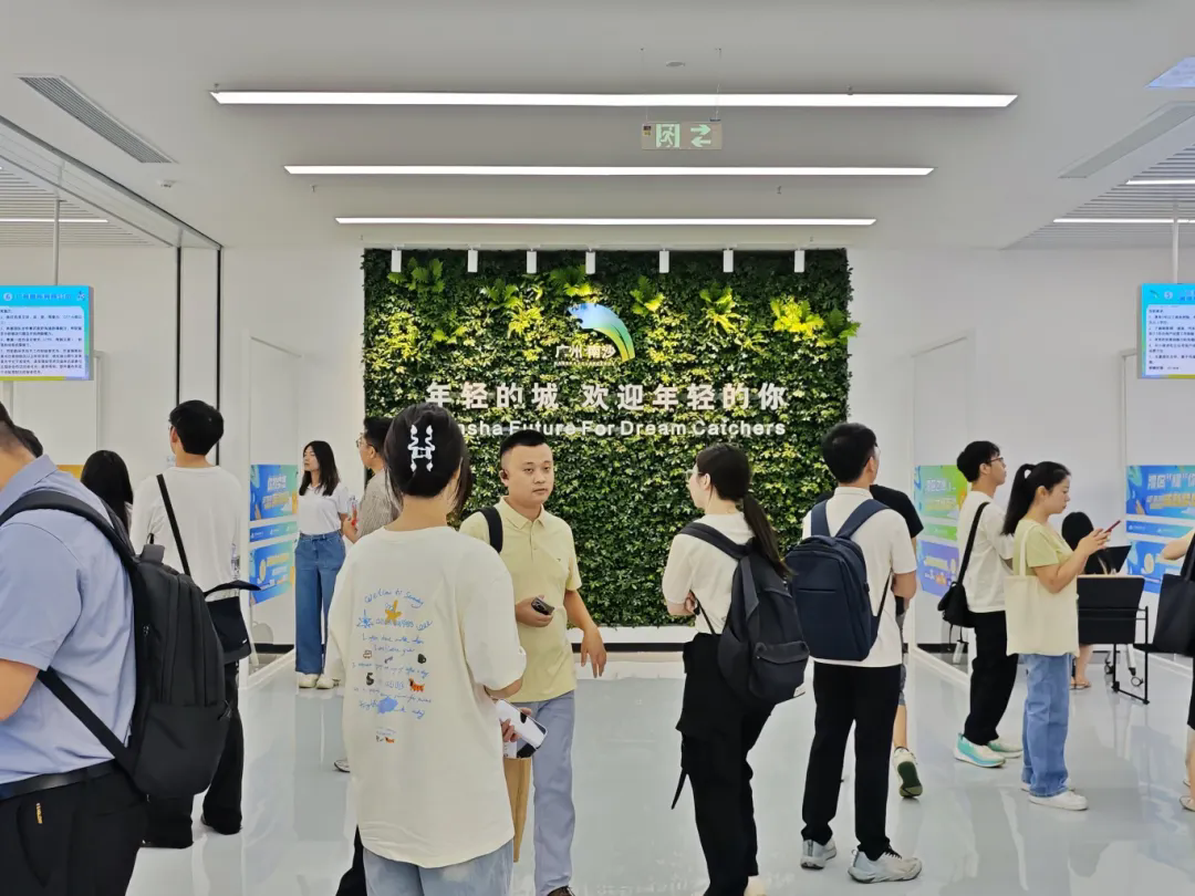 1757459744486377.png 年轻的人.webp.png