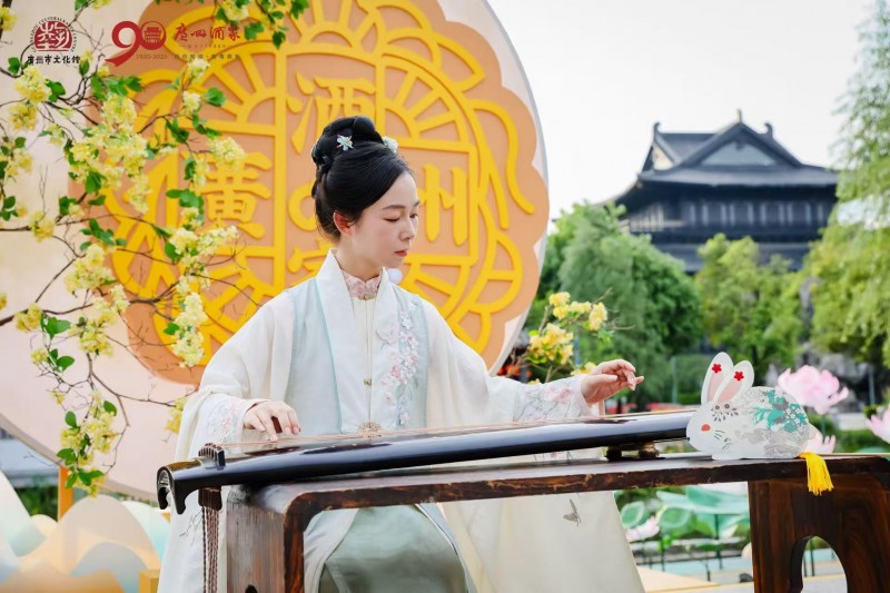 广州酒家携手广州市文化馆打造中秋游园会,让广大市民体验双节沉浸式游园!