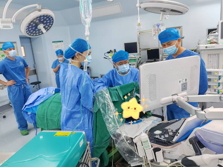 英国母子不远万里,只为赴深圳远东寻求2毫米的“中国方案”