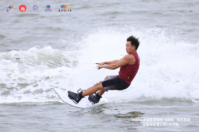 潜入深蓝，跃海而起！2025湛江国际潜水大赛开幕，点燃“体育+旅游”新引擎