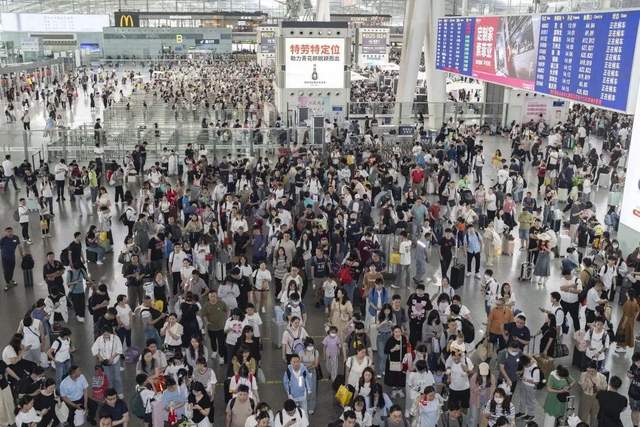 又是一个人从众的五一假期:出不出门都很拥挤