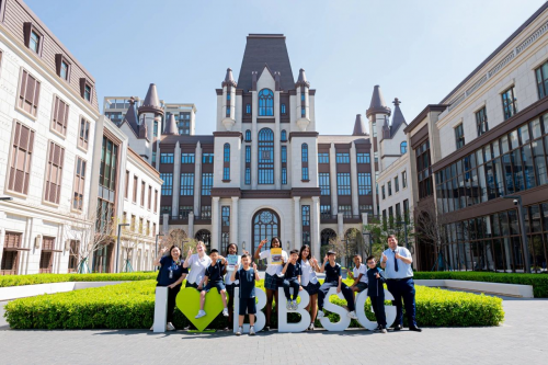 从番实幼儿园到“金牌摇篮” 新鸿基地产峻銮全龄段名校