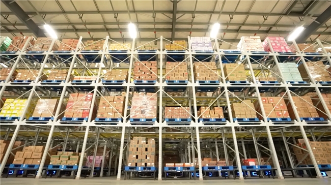 首倡消费平权，零食有鸣批发超市3000家门店数领跑硬折扣零售赛道