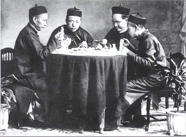 广东的茶楼和酒楼究竟有什么不同？