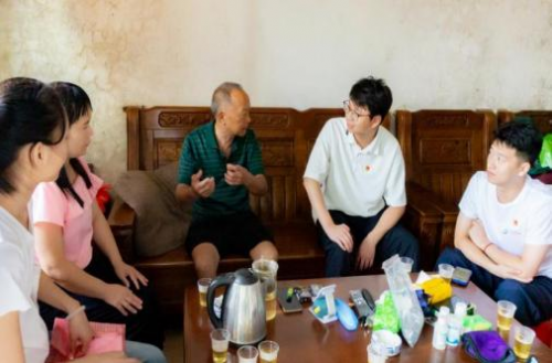 “百千万工程”突击队 | 经贸学院青耘逐梦青年突击队以青春之笔绘就乡村振兴新画卷