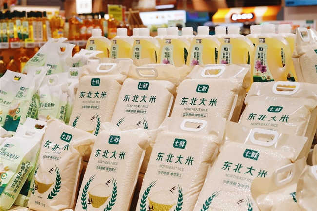 4600颗花生粒匠心凝练一瓶油的背后,京东七鲜启动首个品牌日