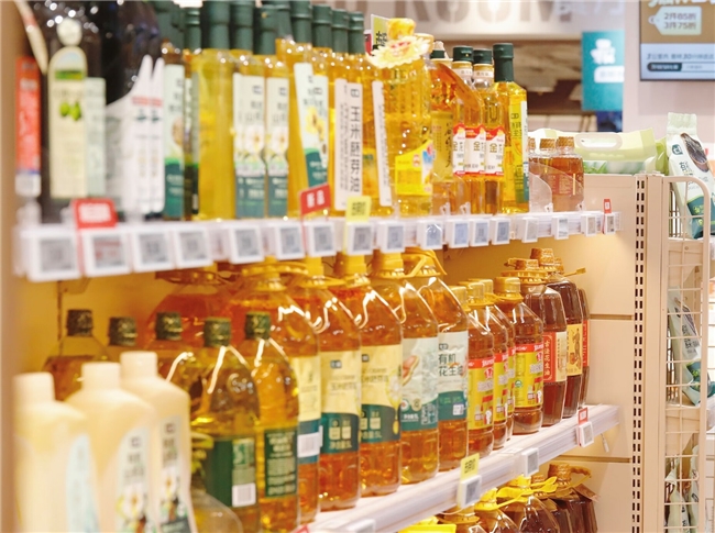 4600颗花生粒匠心凝练一瓶油的背后,京东七鲜启动首个品牌日