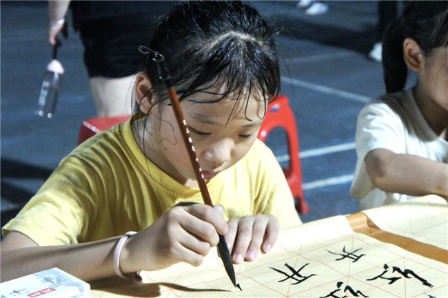 普音润心融乡土，话语传情聚南龙