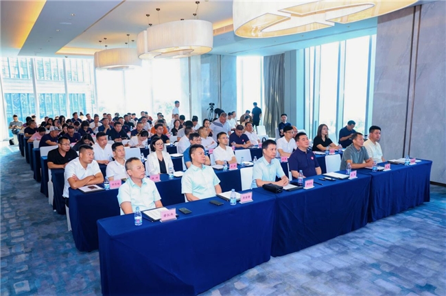 让创新闪耀世界 ——“2025贵在一心大湾区贵商首发大会” 新闻发布会隆重举行