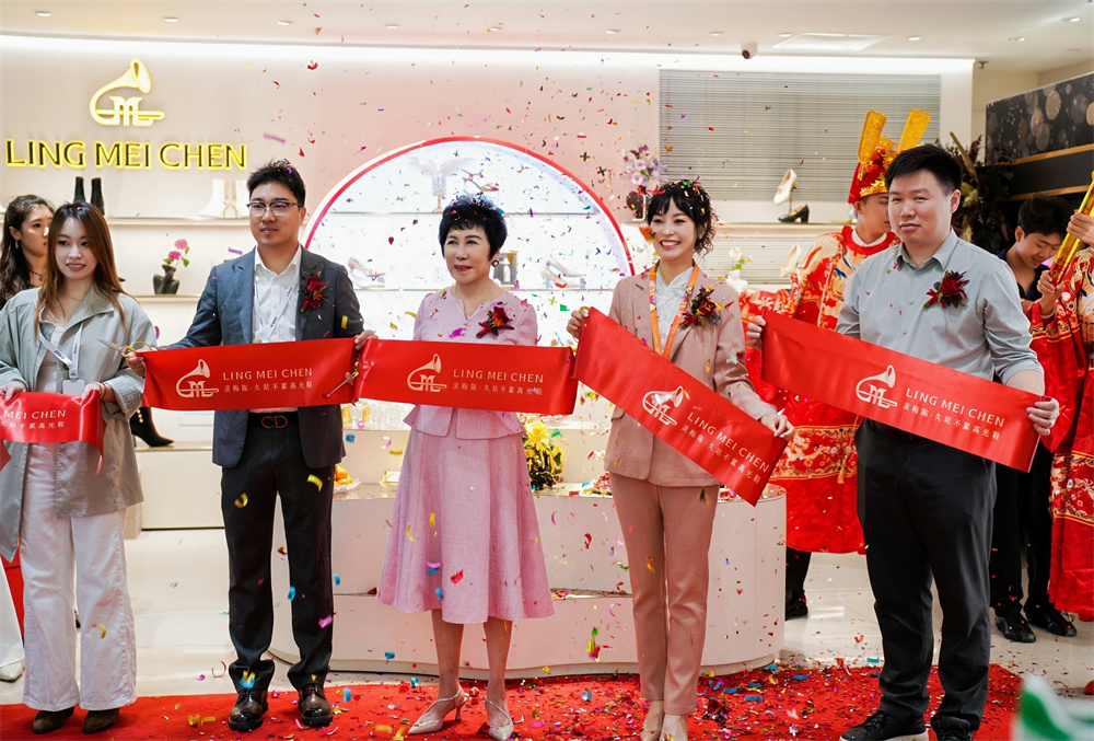 三城开业，奏响高光：LINGMEICHEN高光鞋全国化战略迈入新阶段