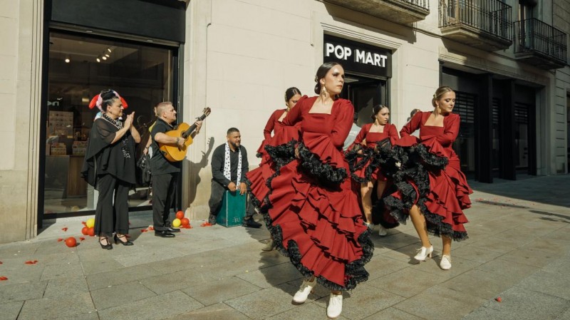 泡泡玛特西班牙首店正式开业，引领欧洲消费新潮流