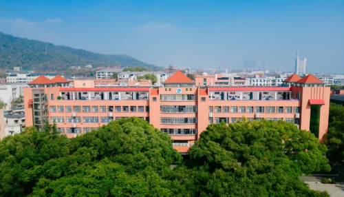 从番实幼儿园到“金牌摇篮” 新鸿基地产峻銮全龄段名校