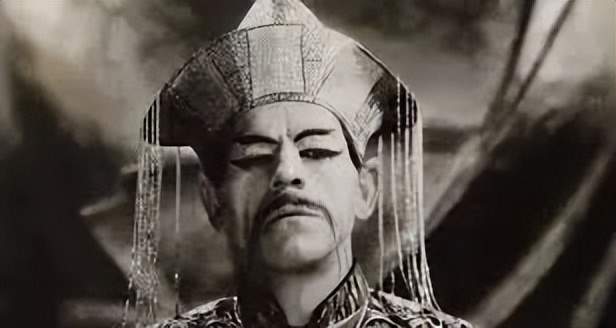 Swatch广告翻车，“眯眯眼”从何时开始成为辱华标签？