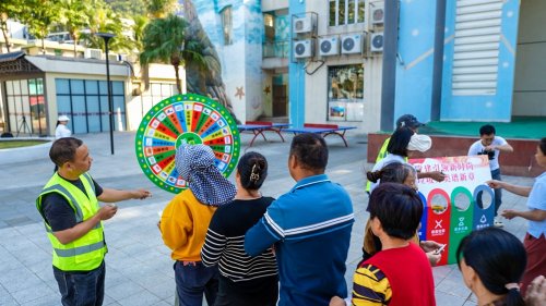 党建引领分类行，担杆镇点亮生态新坐标