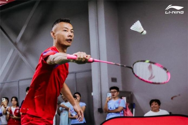 2025李宁杯羽毛球双打邀请赛深圳站开赛 世界冠军徐晨空降现场,与参赛选手共启羽球盛宴