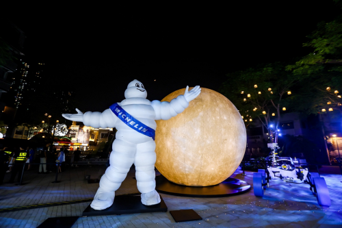 “创新，不止于道路”米其林点亮三城月球艺术装置，展示百年创新探索版图