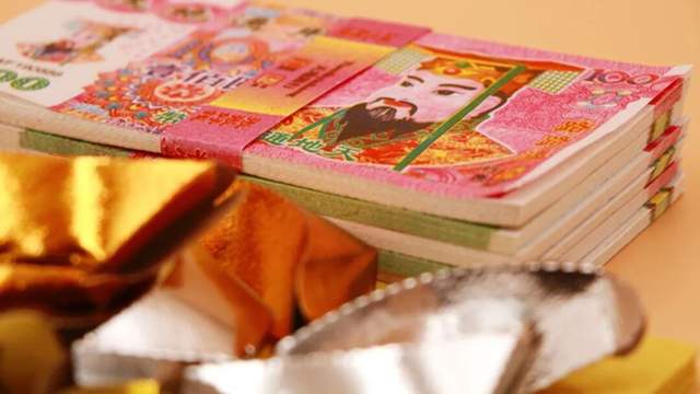 外国流行烧阴司纸:文化输出还是迷信出圈?