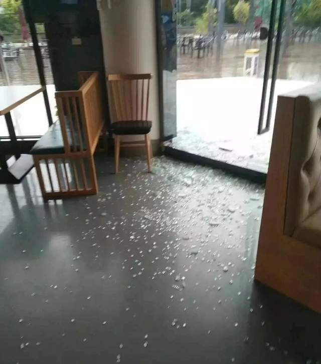 广东人等个台风等出了过年的感觉