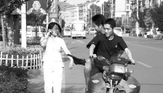 广州解禁摩托车,能缓电鸡之困吗?