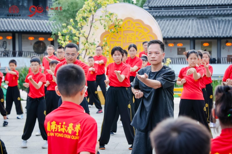 广州酒家携手广州市文化馆打造中秋游园会，让广大市民体验双节沉浸式游园！