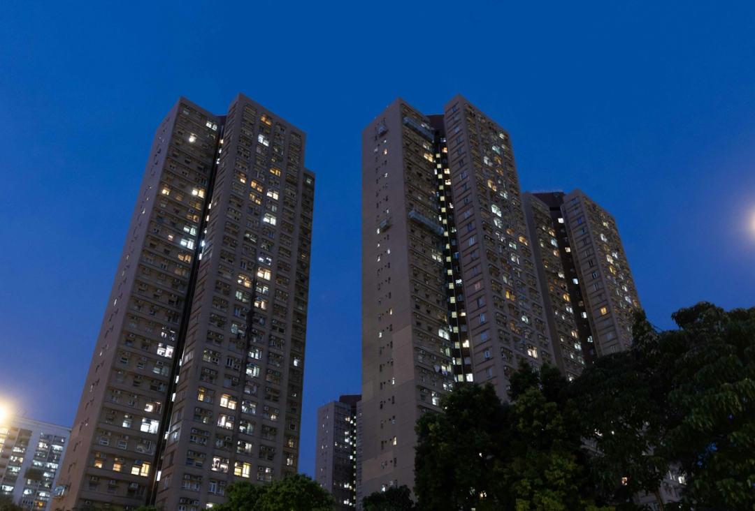 香港宏福苑大火：天灾、人祸与积弊的城市病