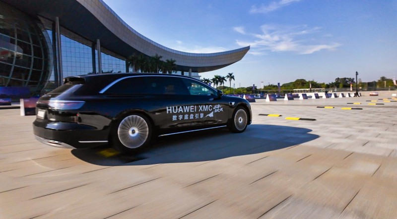 从容,自成一派,华为乾崑HUAWEI XMC全能试驾菁英汇,用科技赋能从容出行的“底气”