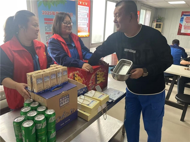 中交一航局一公司第十二项目部开展世界粮食日主题宣传活动