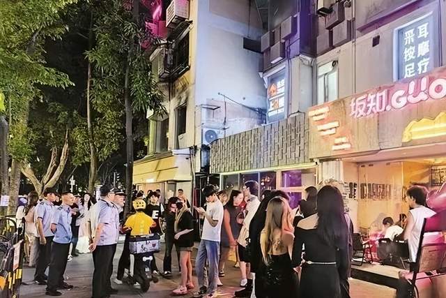 十五运热闹，六运小区闹心：广州网红社区的商住冲突