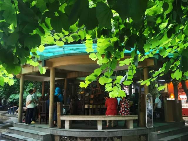 十五运热闹，六运小区闹心：广州网红社区的商住冲突