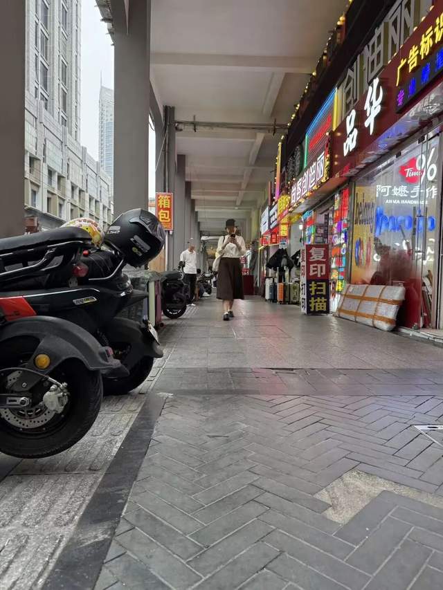 让残障人士“连滚带爬”的,何止是深圳机场?