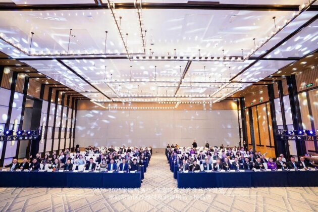 回元堂莪冰®草本抑菌凝胶荣登“2024-2025家庭常备医疗器械与消毒用品上榜品牌”!