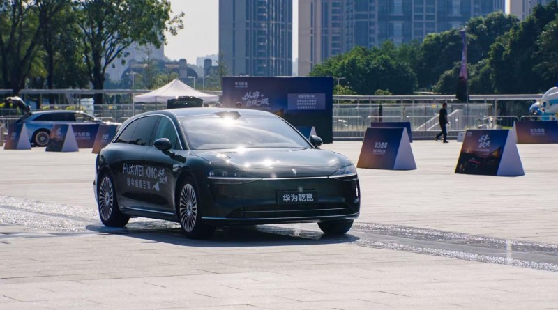 从容,自成一派,华为乾崑HUAWEI XMC全能试驾菁英汇,用科技赋能从容出行的“底气”